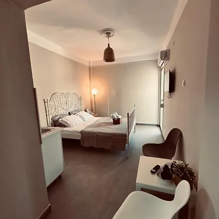 Rainbow Antigonidon Apartment *